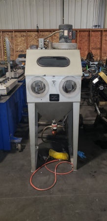 AERO BLAST CABINET, USED