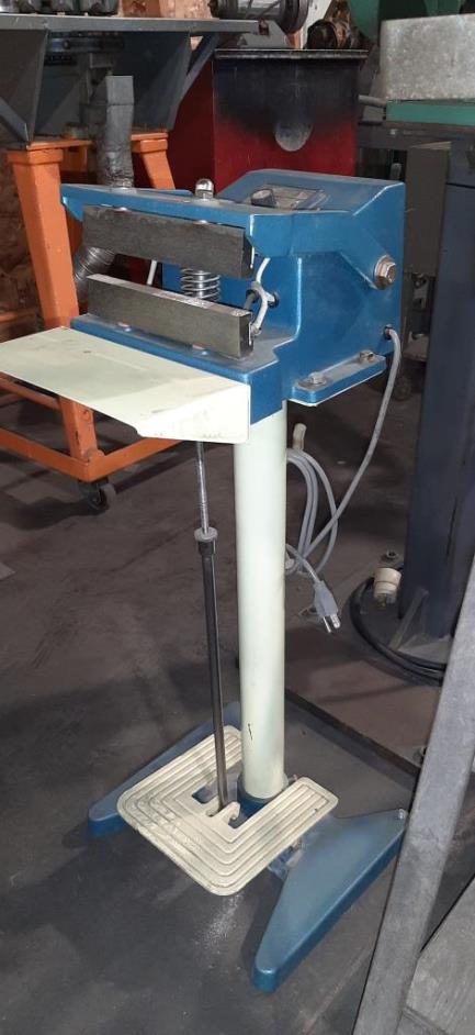 HOT SEALER, TEW Direct Heat Sealer, 8&quot; x 15mm, 110 volt, Model#THS-200, Used