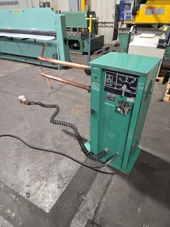 30 KVA, WESTERN ARC AIR-OP SPOTWELDER, 34&quot; ARMS, MODEL#30AO, USED