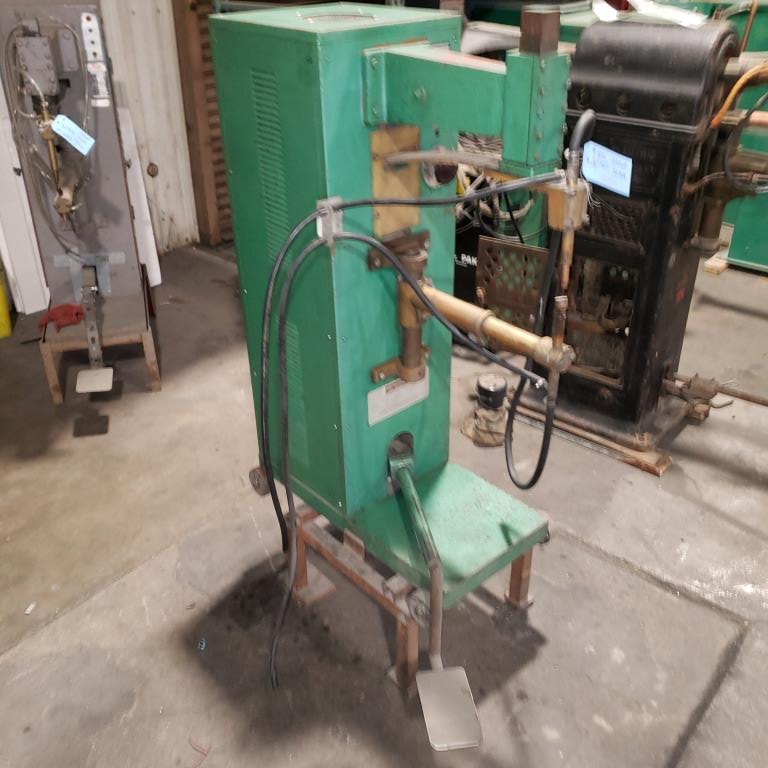 30 KVA, SPOTMATIC FOOT-OP SPOTWELDER, 14" THROAT, MODEL#SCA300, USED