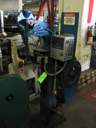 RIVET MACHINE, TUBULAR, WITH DUAL PALM BUTTONS, USED